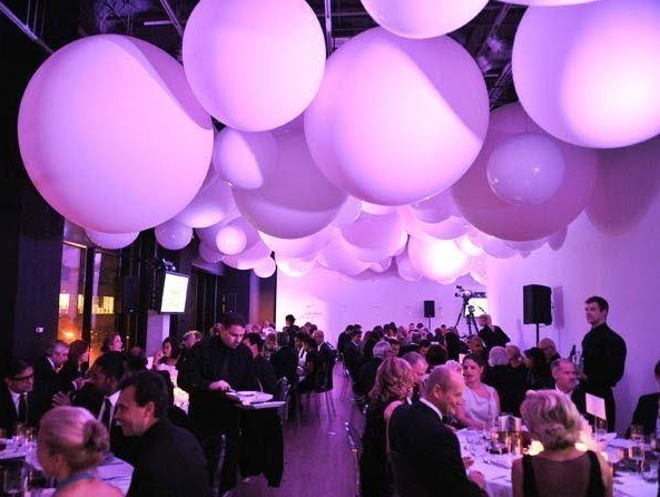 palloni giganti luminosi ristorante