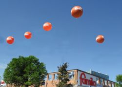 pallone gigante in pvc allestimento famila
